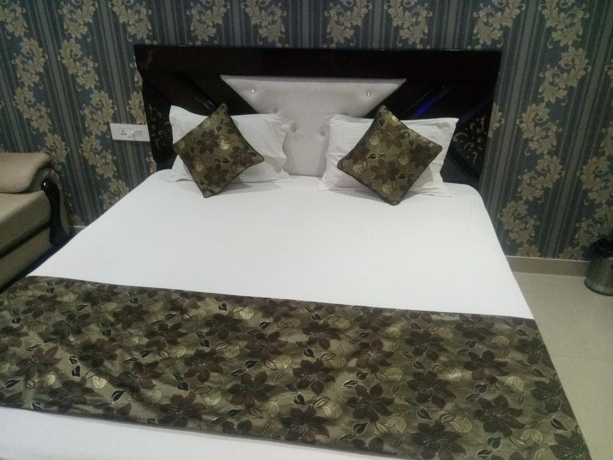 Anamsa Residency Hotel Vrindāvan Eksteriør billede