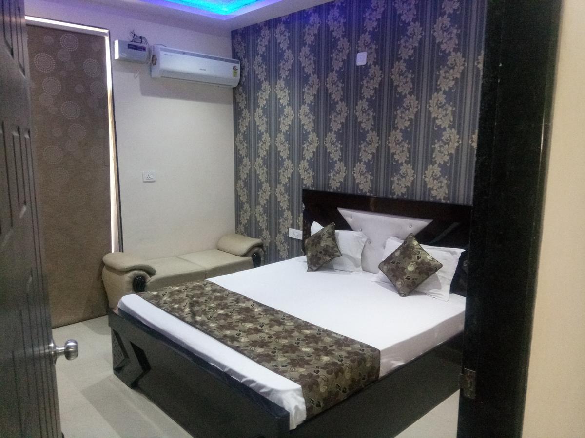 Anamsa Residency Hotel Vrindāvan Eksteriør billede