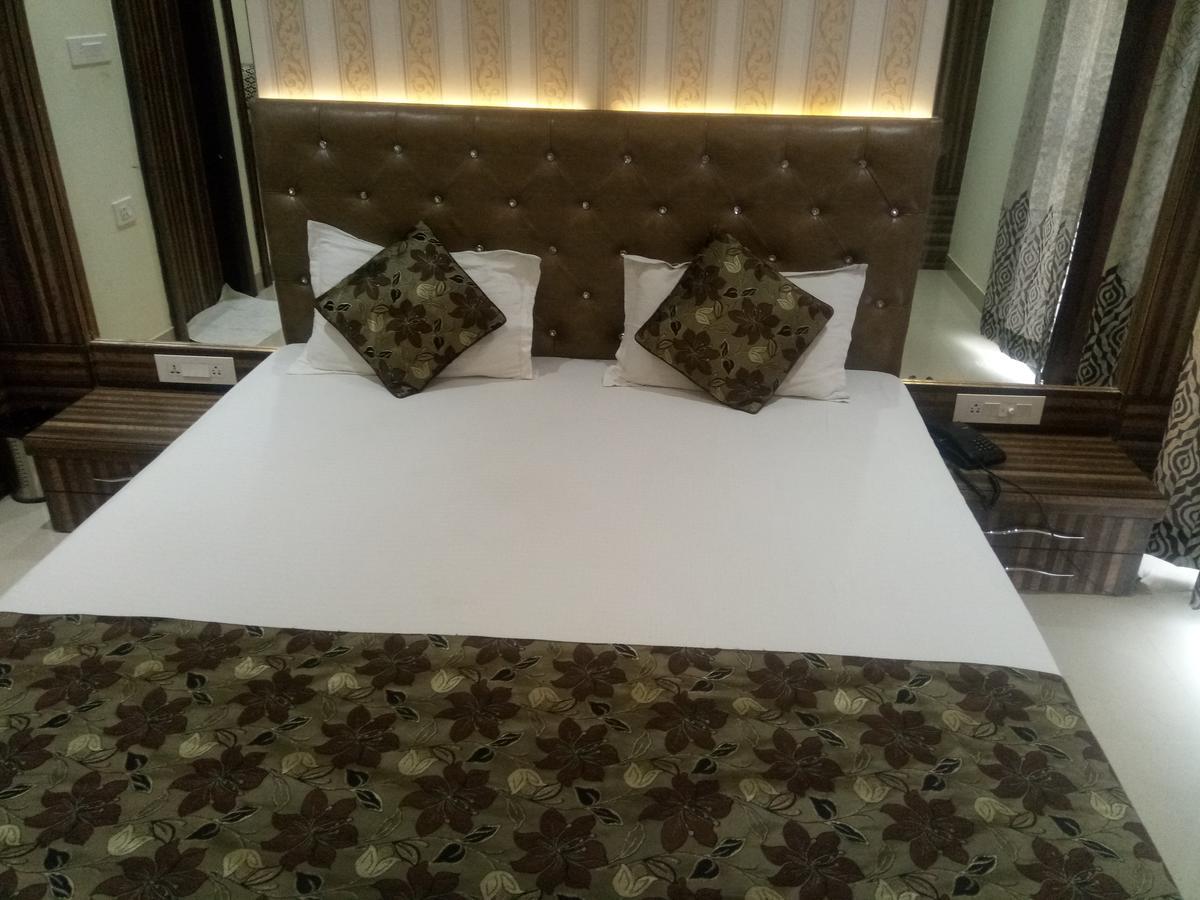 Anamsa Residency Hotel Vrindāvan Eksteriør billede