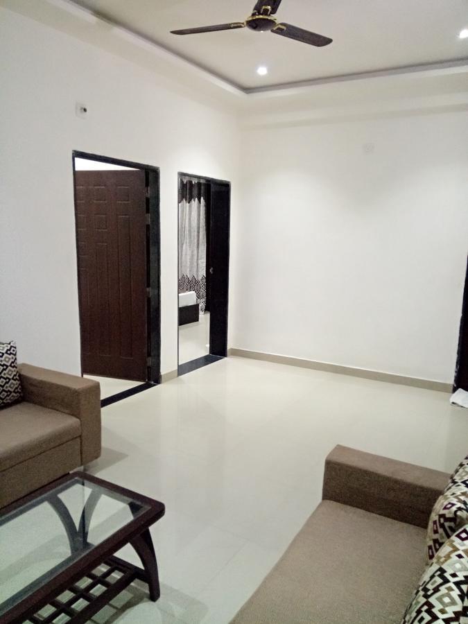 Anamsa Residency Hotel Vrindāvan Eksteriør billede