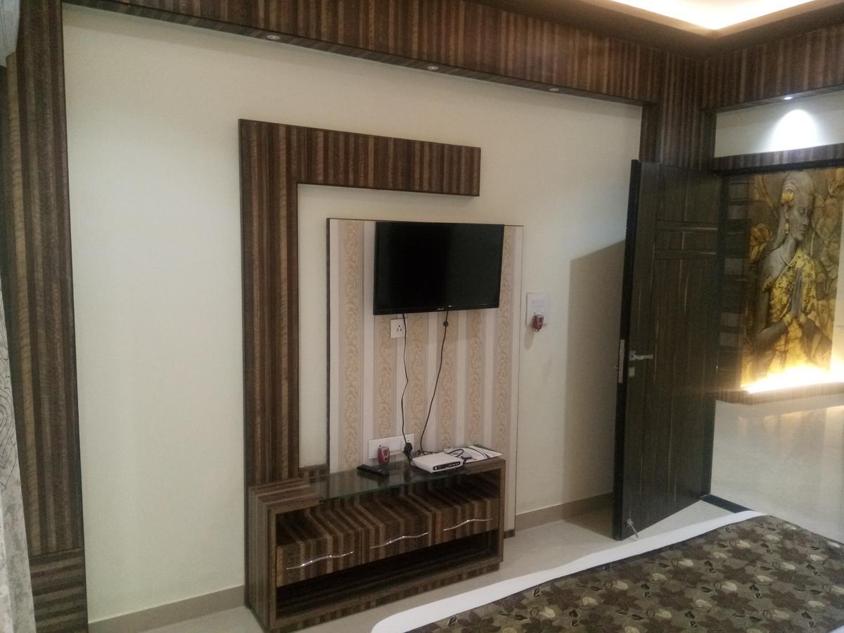 Anamsa Residency Hotel Vrindāvan Eksteriør billede
